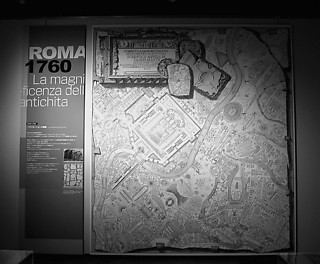 1──「メディアとしての建築」展（東京大学総合研究博物館） 「ROMA 1760  イマジネーションの遺構」コーナーでの 「カンプス・マルティウス」展示パネル