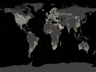 6──The Degree Confluence Project「Composit Map」。8,000人以上の参加者によって、171の国にわたる、5000を超える「緯度経度交会点」が記録されている（2006年2月現在）　 URL＝http://confluence.org/