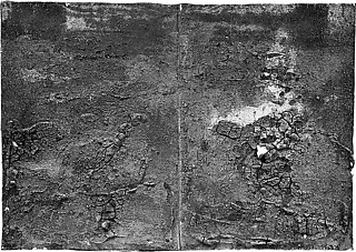 44. A・キーファー「イシスとオシリス」（1987-91） 粘土を薄塗りした書物だが、干からびた大地のようだ。