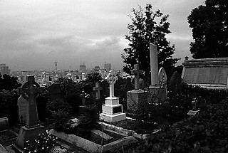 84. 横浜外人墓地（日本） ケルト十字も見られる。