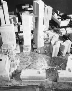 「アレクサンダー広場計画」『世界の建築家581人』（ギャラリー間、1995）