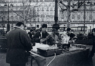 4、5——1991年1月、パリ、バスチーユ広場での 湾岸戦争反対デモの風景 すべて筆者撮影