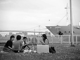 1──東京・晴海ふ頭公園でのピクニック・フィールドワーク 筆者撮影