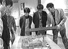 39 「ETVカルチャースペシャル『若手建築家バトル』」　（NHK教育テレビ、1999年11月6日放送）みかんぐみ、アトリエ・ワン、遠藤秀平が同じ条件下でエコロジー・ハウスの設計を競う。審査員は伊東豊雄とエコロジスト2人。順位はなし。