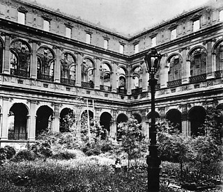 2──1871年に焼亡したオルセー宮跡の廃墟