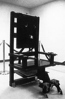 2──ロイヒター社製電気椅子