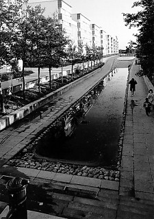 2──ヴィルジュイフ市のオートブリュイエール地区 下流から見たカナル　 © Gérard Dufresne