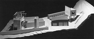 15──《映画制作者の家》1979 白い壁が映写スクリーンとして使われる 『GA Architect 10』、1993