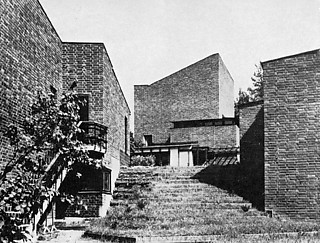 8──アルヴァ・アアルト《セイナッツァロの役場》（1952─66） “Modern Architecture in Finland” (Praeger, 1970)