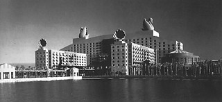 1──マイケル・グレイヴス《スワン・ホテル》、1989 出典＝Architecture after Modernism