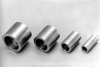 12──機能傾斜性継手  銅管からステンレス管への機能傾斜材料 出典＝『SD』1999年05月号