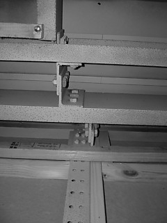 10──柱を抱くように配置された鋼製合わせ梁と二次部材の納まり