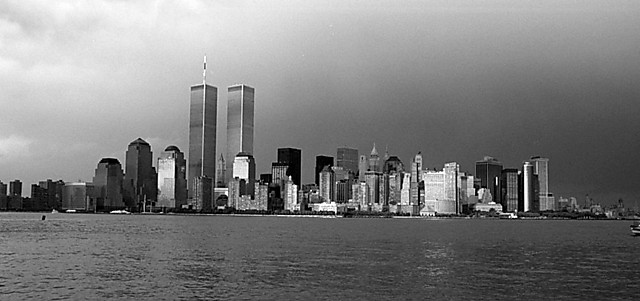 3──マンハッタンのスカイライン、2001年6月撮影 出典＝http://www.structurae.de/photos/wtc4.jpg